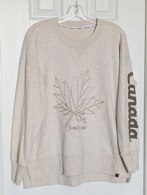 Women's (Size M) Sweatshirt w/Embroidered Maple Leaf 1867 & Canada Down Left Arm